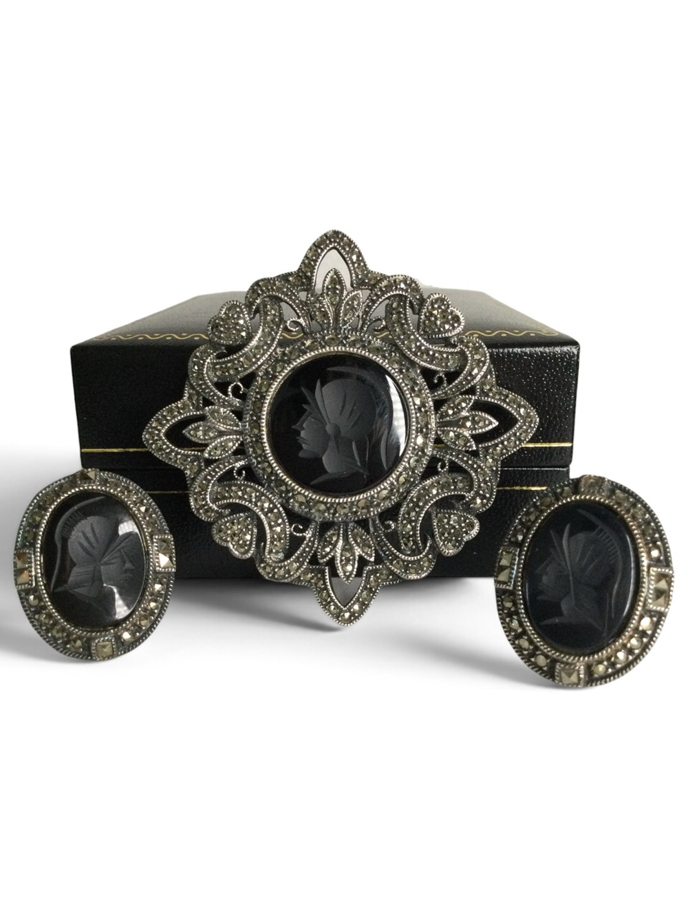 Vintage Judith Jack Sterling Silver Marcasite Intaglio Brooch & Earrings Set - Picture 3 of 13